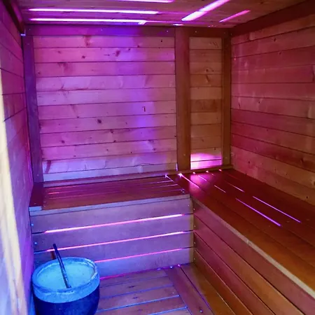 לינה וארוחת בוקר Mas La Farelle D'hote,fitness & Salle De Jeux Gratuite & En Supplement נים