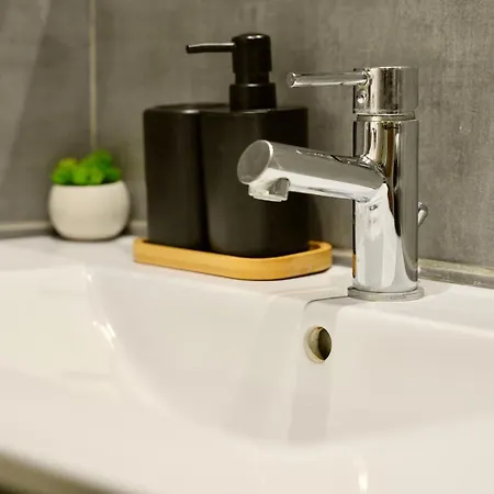 לינה וארוחת בוקר Mas La Farelle D'hote,fitness & Salle De Jeux Gratuite & En Supplement נים