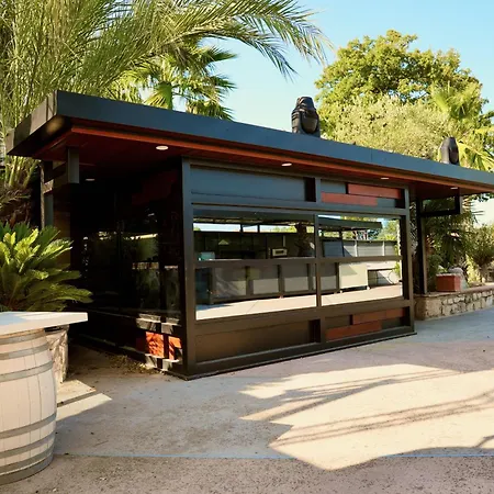 Mas La Farelle D'hote,fitness&salle De Jeux Gratuite&spa En Supplément 4*