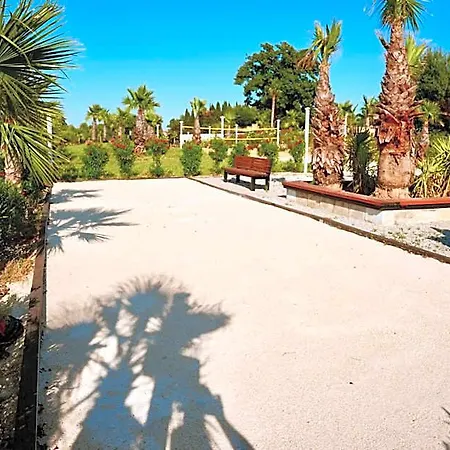 Mas La Farelle D'hote,fitness & Salle De Jeux Gratuite & En Supplement Bed & Breakfast 4*