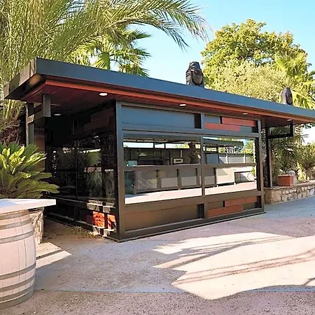 Mas La Farelle D'hote,fitness & Salle De Jeux Gratuite & En Supplement Bed & Breakfast 4*