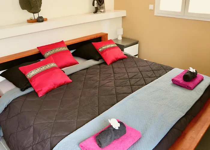 Mas La Farelle D'hote,fitness & Salle De Jeux Gratuite & En Supplement Bed & Breakfast