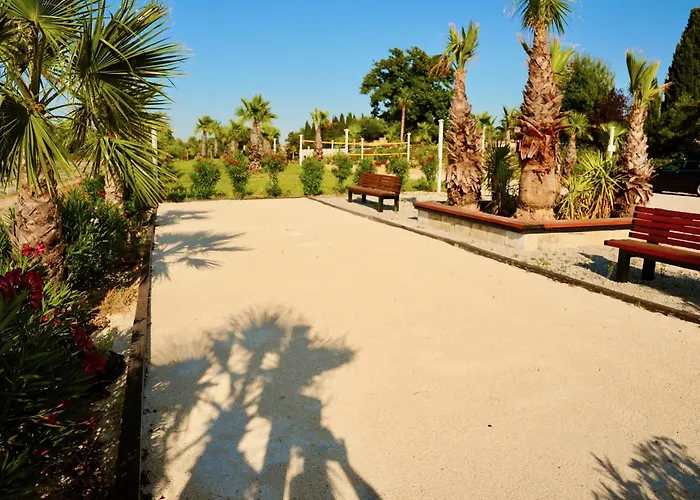 Bed & Breakfast Mas La Farelle D'hote,fitness & Salle De Jeux Gratuite & En Supplement