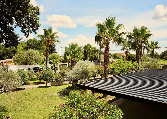 Mas La Farelle D'hote,fitness & Salle De Jeux Gratuite & En Supplement Bed & Breakfast Nîmes