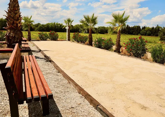 Mas La Farelle D'hote,fitness&salle De Jeux Gratuite&spa En Supplément 4* Nimes